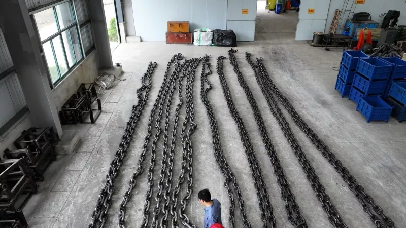 中国のスタッド リンク アンカー チェーン: 安全性と長期的なパフォーマンスのために適切な海洋アンカー チェーンを選択する方法